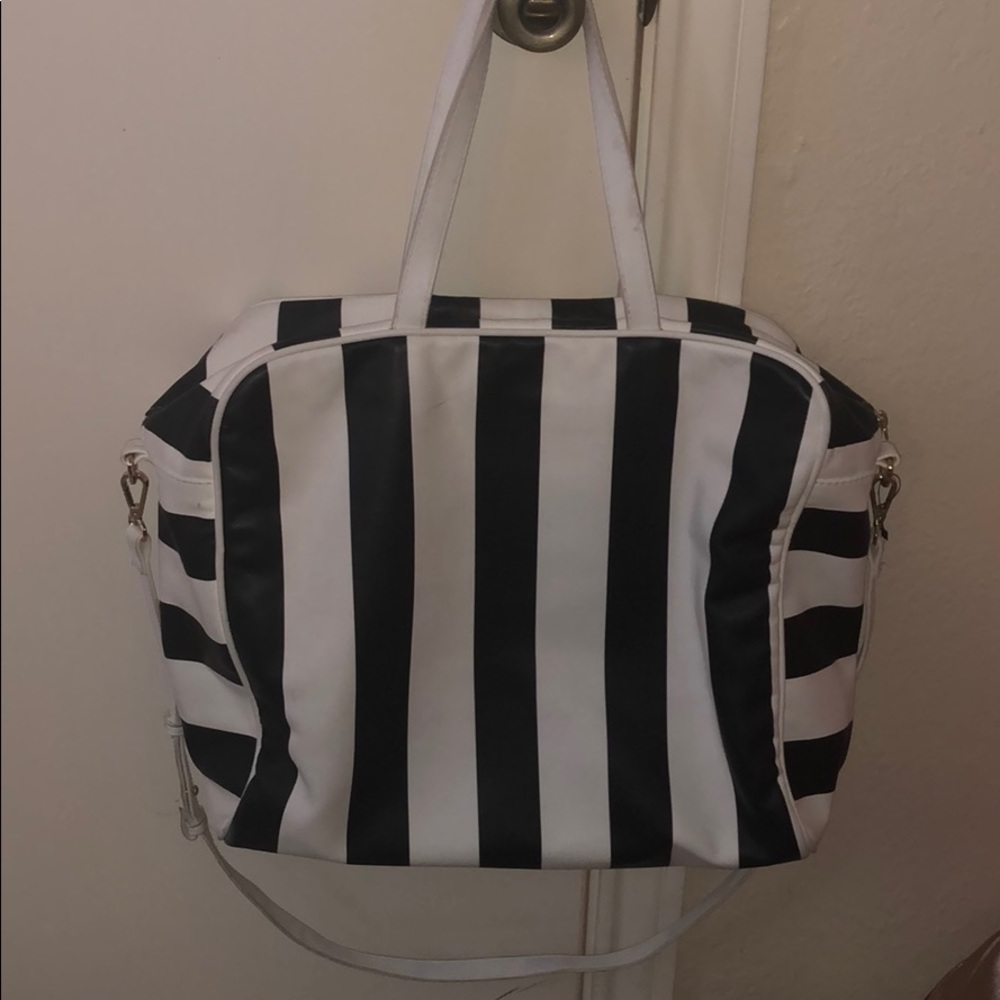 A super cute out day bag